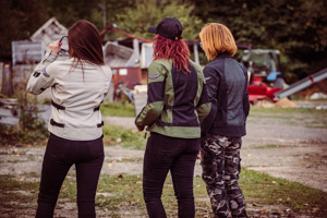 Motogirl_17_sept_edited_sized_for_website78-r7k2eyzw