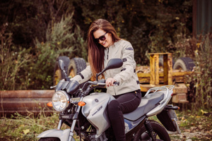 Motogirl_17_sept_edited_sized_for_website86-rlzog2mn